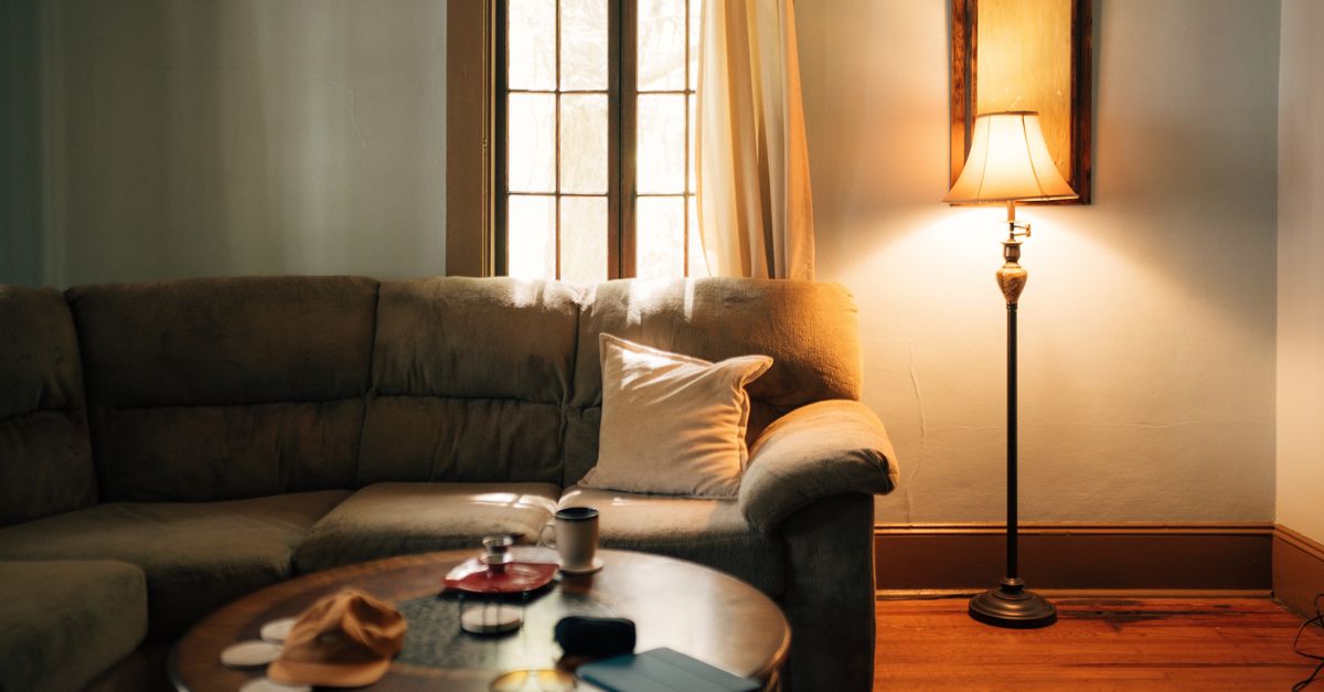 Warm, inviting common living area at Sandy's Graceful residential home
